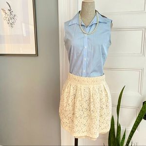 Forever 21 flown lace mini skirt with pockets